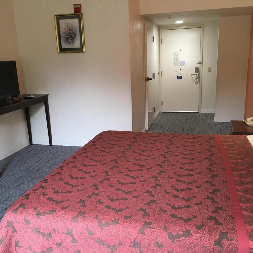 President Inn & Suites