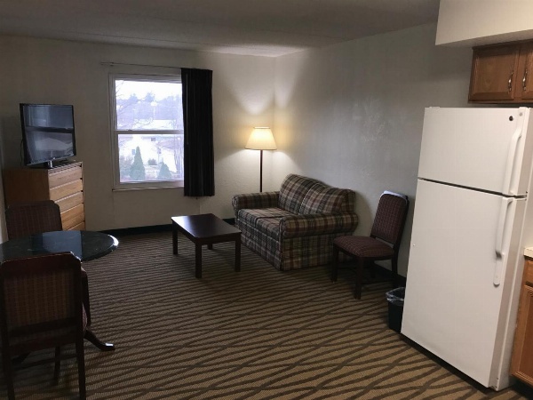President Inn & Suites image 14