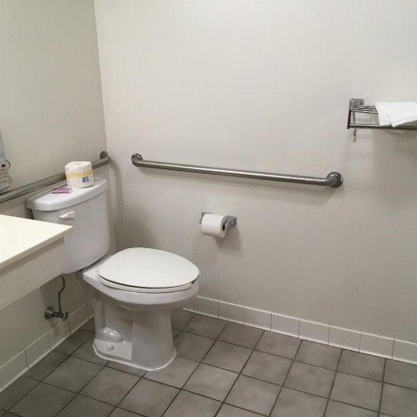 President Inn & Suites image 3
