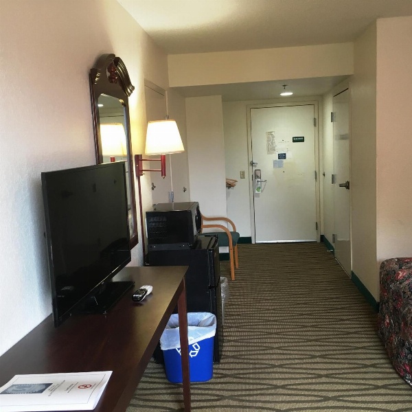 President Inn & Suites image 22