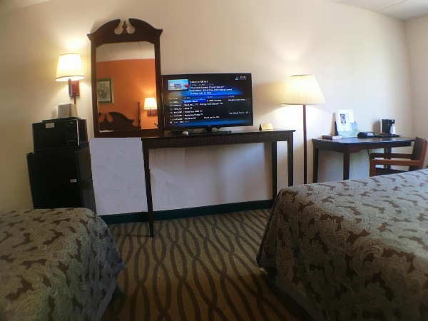 President Inn & Suites image 9