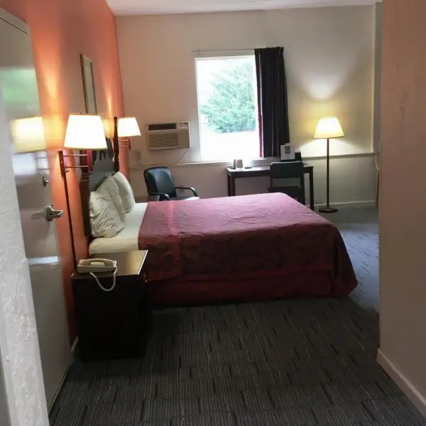 President Inn & Suites 6