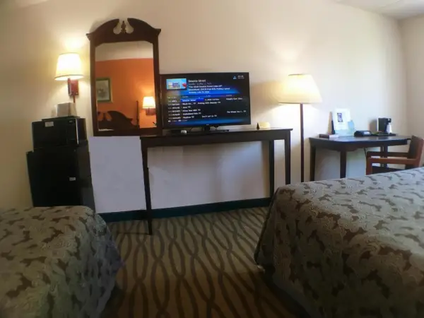 President Inn & Suites 9